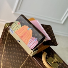 LV Purse